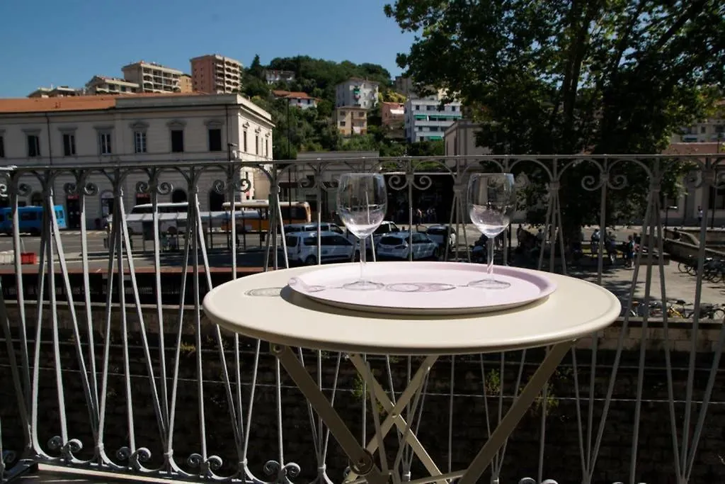 Casaurora - Apartment 20Steps From 5 Terre Train Station In La Spezia 0*,  Italy